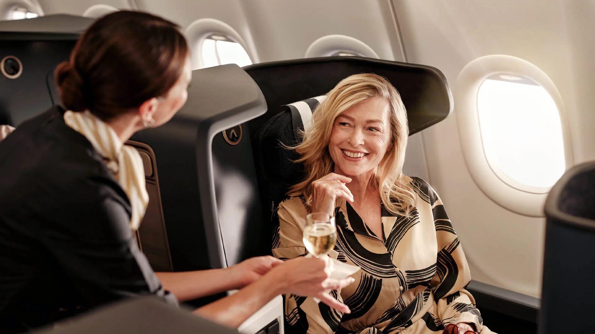 content_1920x1080px_condor_businessclass_frau