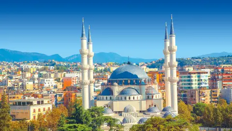 Eindrucksvolle Moschee in Tirana-placeholder