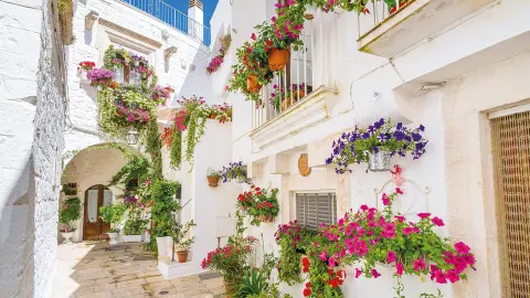 BRI111_Apulien_content_1920x1080px_Cisternino-placeholder