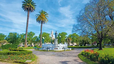 EZE111-112_Argentinien+Brasilien_content_1920x1080px_Plaza-Luiz-de-Arellano_San-Antonio-de-Areco-placeholder
