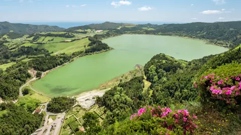 6839_Azoren_Insel_Sao_Miguel_content_1920x1080px_Vulkankrater-Furnas-placeholder