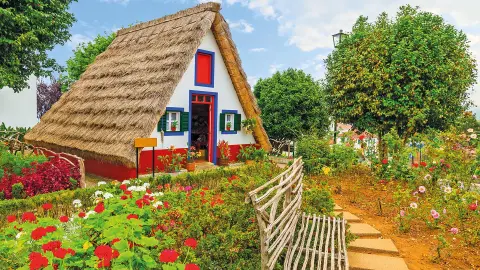 Traditionelle Strohhäuschen (zubuchbar)-placeholder