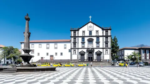 Rathausplatz in Funchal-placeholder