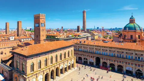 BLQ111_7296_Emilia_Romagna_Bologna_mit-Türmen-placeholder