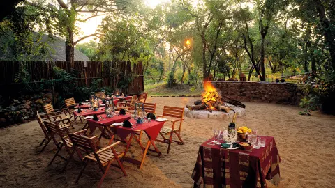 Abendessen in Boma während einer trendtours Südafrika Reise-placeholder