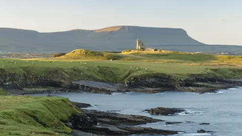 Mullaghmore mit Blick auf Classiebawn Castle-placeholder