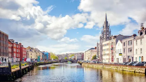 Irische Stadt Cork am Fluss Lee-placeholder