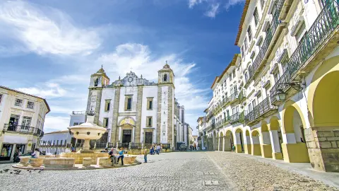 Die historische Stadt Èvora-placeholder