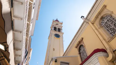 Kirchturm der Kirche des heiligen Spyridon-placeholder
