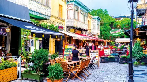 Straßen von  Tiflis mit Restaurants-placeholder