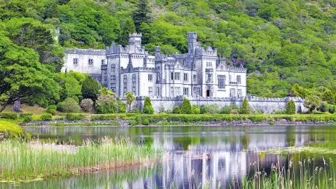 DUB111_irland-fuer-entdecker_content_1920x1080px_Kylemore-Abbey-placeholder