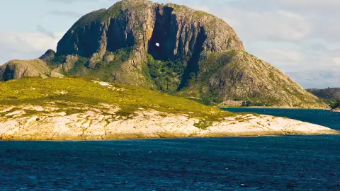 Sicht auf Torghatten-placeholder