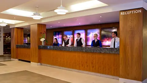 Royal-National-Hotel, Rezeption-placeholder