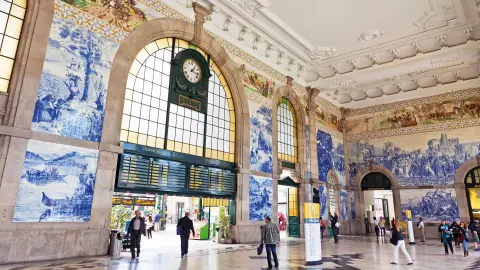 Prächtige Azulejos im Bahnhof São Bento-placeholder