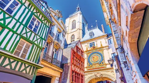 Altstadt von Rouen mit bunter Häuserfassade-placeholder