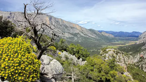 OLB111 Sardinien_Smaragd im Mittelmeer_content_1920x1080px_Barbagia_hinterland-placeholder
