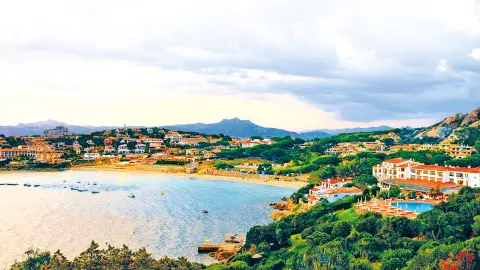 OLB111 Sardinien_Smaragd im Mittelmeer_content_1920x1080px_baja-Sardenia_Strand-placeholder