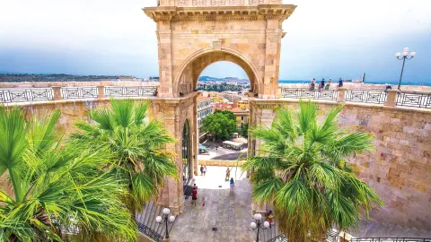 OLB111 Sardinien_Smaragd im Mittelmeer_content_1920x1080px_calgari_festung-placeholder