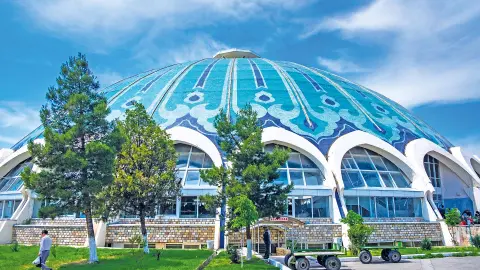 Basar auf dem Chorsu-Platz-placeholder