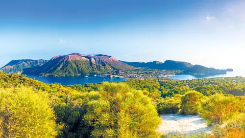 CTA111_Sizilien_Inselgoettin-unter-dem-Aetna_content_1920x1080px_lipar-island-placeholder