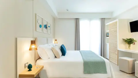 CTA111_Sizilien_Inselgoettin-unter-dem-Aetna_content_1920x1080px_Classic-Room-placeholder