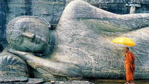 Buddha von Gak Vihara in Polonnaruwa-placeholder