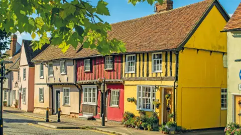 Saffron Walden mit gelber Häuserfassade-placeholder