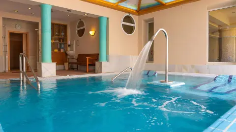 ESL111_unterwegs-an-der-costa-de-la-luz_05-fuerte-conil-piscina-spa-02-placeholder