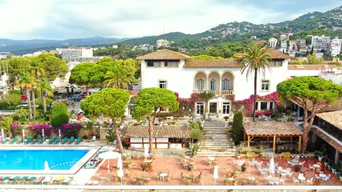 Hotel Roger de Flor by Seleqtta-placeholder