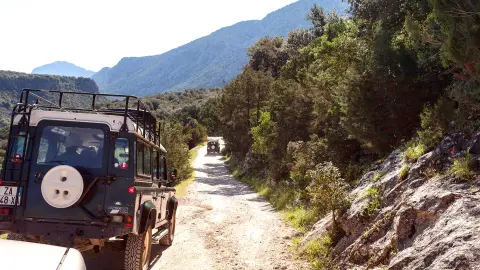 Fahrt im Geländewagen-placeholder