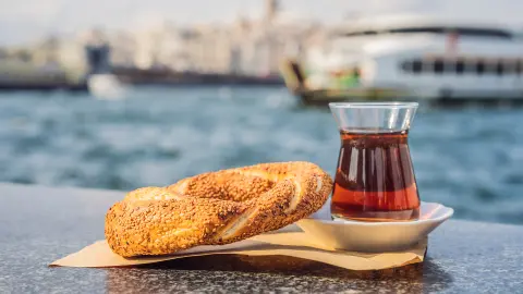 Simit & Tee-placeholder